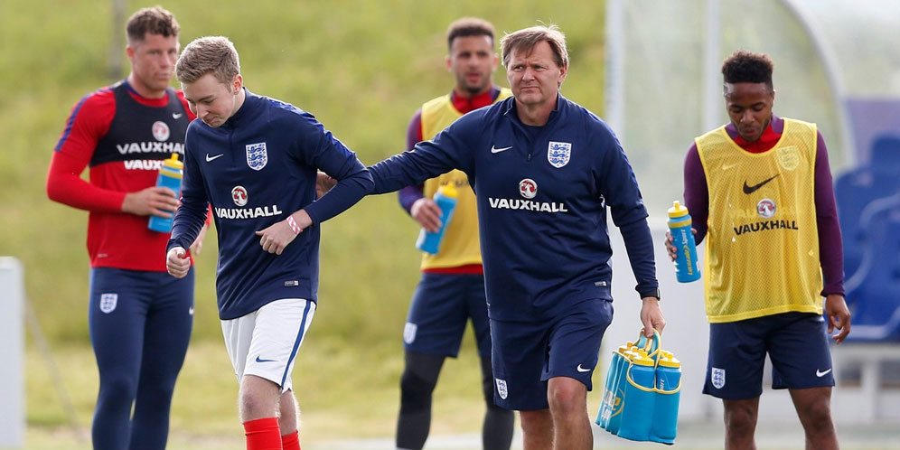 Tak Dikenali Sterling cs, Pitch Invader Ini Bikin Heboh Latihan Inggris Tak Dikenali Sterling cs, Pitch Invader Ini Bikin Heboh Latihan Inggris