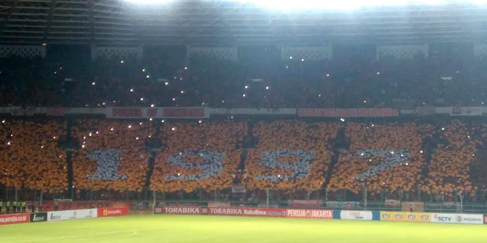 Koreografi Unik The Jakmania di Laga Kandang Persija Jakarta Koreografi Unik The Jakmania di Laga Kandang Persija Jakarta
