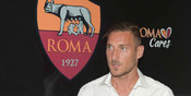 Di Natale: AS Roma Harus Pensiunkan Nomor 10 Totti Di Natale: AS Roma Harus Pensiunkan Nomor 10 Totti