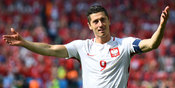 Bos Polandia Minta Proteksi Wasit untuk Lewandowski Bos Polandia Minta Proteksi Wasit untuk Lewandowski