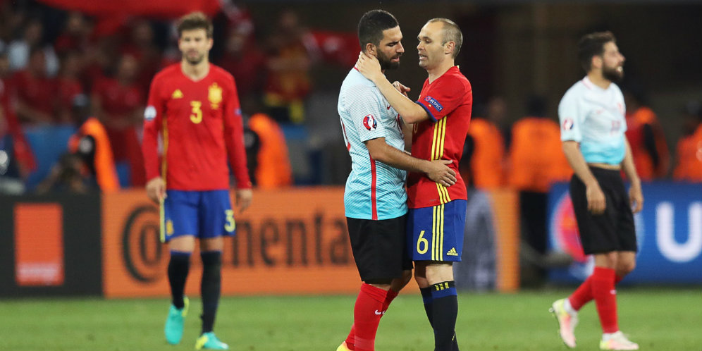 Turan Dicela Fans Turki, Iniesta Ikut Sedih