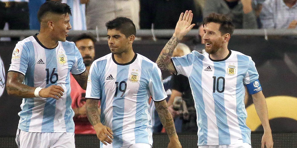 Cappa: Brad Pitt Pun Bisa Latih Argentina Cappa: Brad Pitt Pun Bisa Latih Argentina