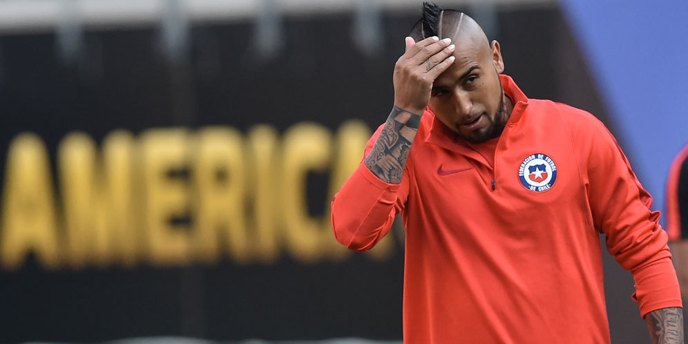 Vidal Bingung Tanggapi Keputusan Pensiun Messi Vidal Bingung Tanggapi Keputusan Pensiun Messi