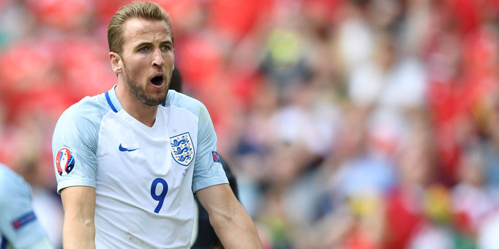 Hodgson Disarankan Duetkan Kane dan Sturridge Hodgson Disarankan Duetkan Kane dan Sturridge