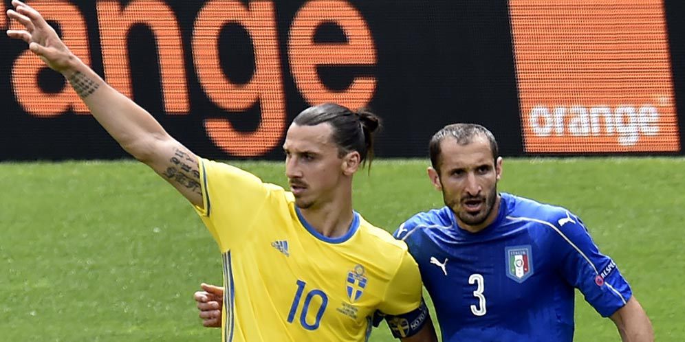 Ibrahimovic Klaim Bisa Kirim Chiellini ke Rumah Sakit Ibrahimovic Klaim Bisa Kirim Chiellini ke Rumah Sakit
