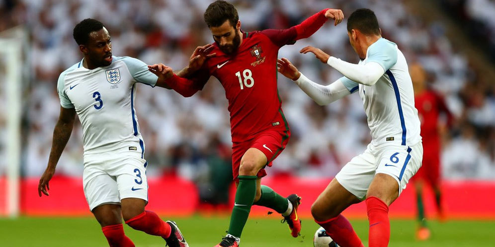 Hart Puji Lini Pertahanan Inggris