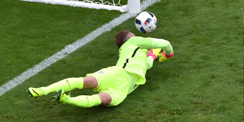 Gol Wales Tercipta Karena Joe Hart 'Takut' Gareth Bale Gol Wales Tercipta Karena Joe Hart 'Takut' Gareth Bale