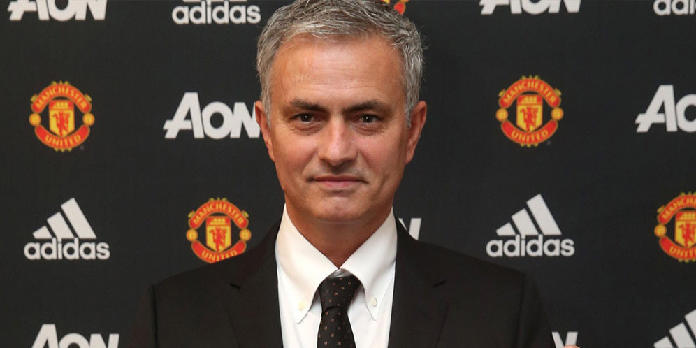 Schurrle: Mourinho Manajer Yang Sangat Penuntut Schurrle: Mourinho Manajer Yang Sangat Penuntut