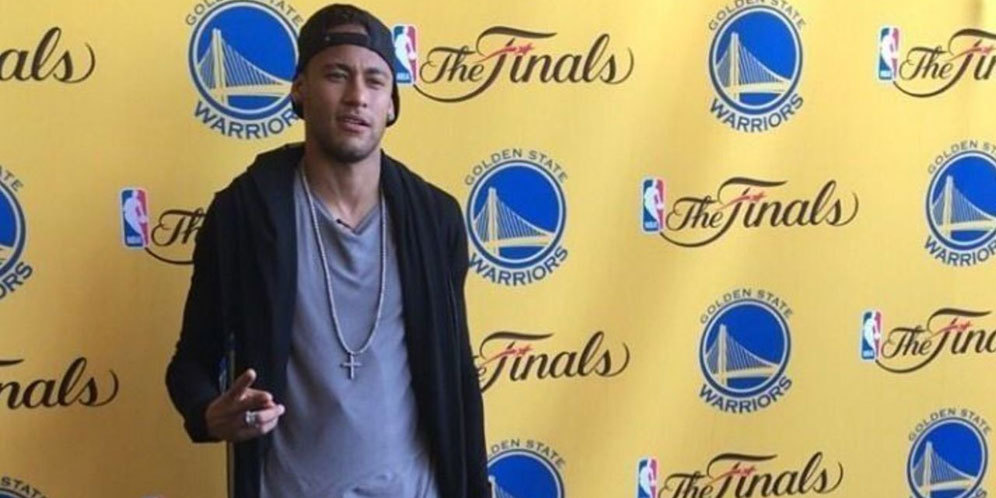 'Neymar Pertimbangkan ke PSG'