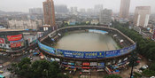Banjir Hebat Bikin Stadion Ini Berubah Jadi Empang! Banjir Hebat Bikin Stadion Ini Berubah Jadi Empang!