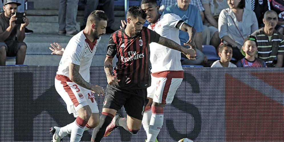 Milan Bekuk Bordeaux, Montella Tersenyum Bahagia Milan Bekuk Bordeaux, Montella Tersenyum Bahagia
