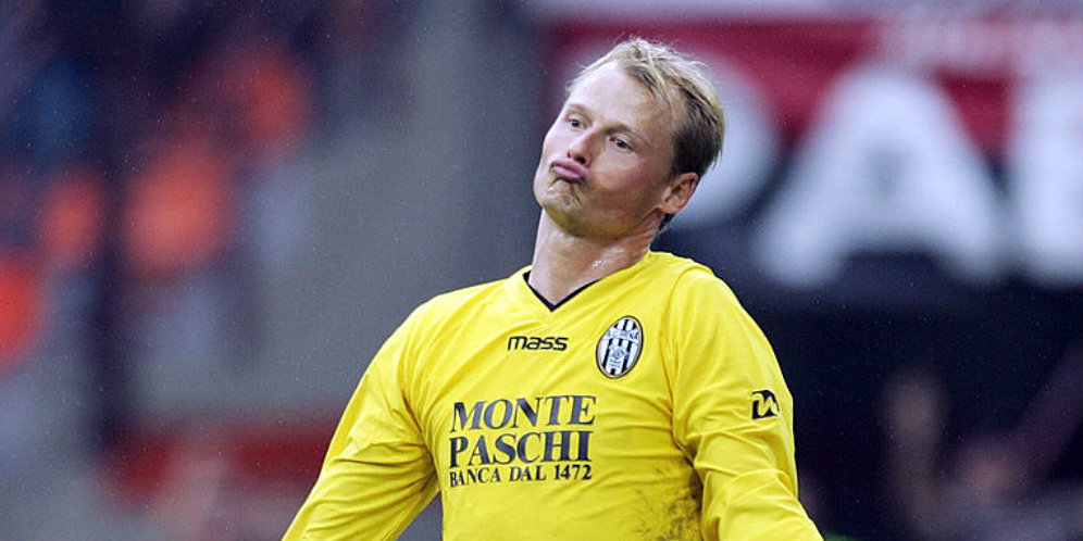Liverpool Pertimbangkan Rekrut Eks Kiper Arsenal Liverpool Pertimbangkan Rekrut Eks Kiper Arsenal