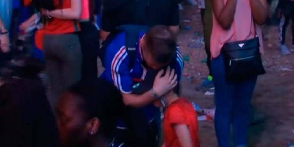 Luar Biasa, Bocah Portugal Ini Hibur Fans Prancis Pasca Final Luar Biasa, Bocah Portugal Ini Hibur Fans Prancis Pasca Final