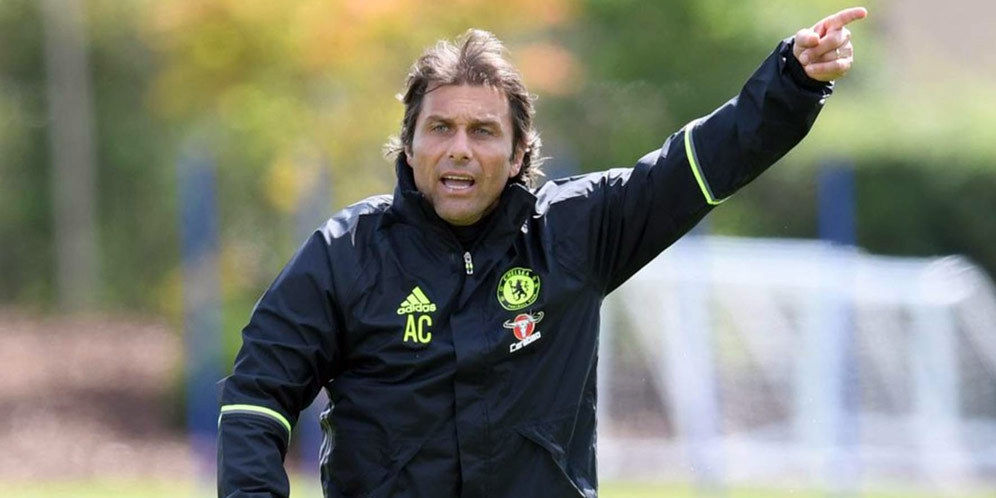 Conte: Chelsea Gagal Bukan Hanya Karena Kuartet Bek Conte: Chelsea Gagal Bukan Hanya Karena Kuartet Bek