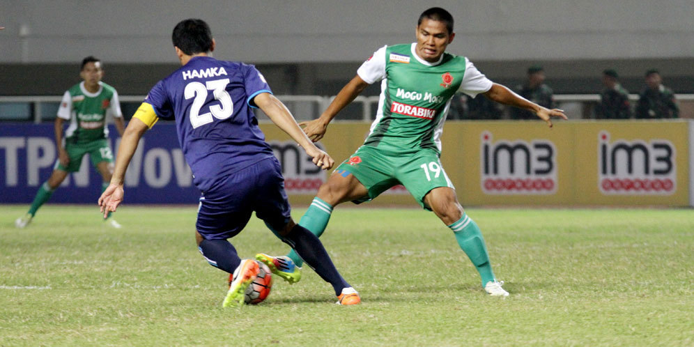 Kalah di Markas PS TNI, Arema Cronus Tergusur dari Puncak Kalah di Markas PS TNI, Arema Cronus Tergusur dari Puncak