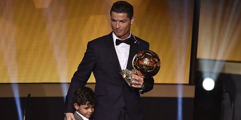 Sanchez: Euro Akan Bantu Ronaldo Raih Ballon d'Or Sanchez: Euro Akan Bantu Ronaldo Raih Ballon d'Or