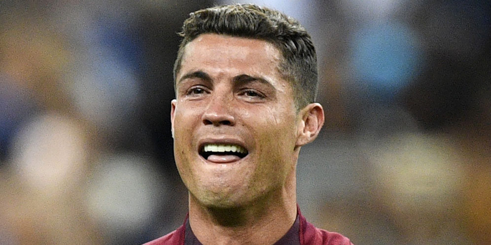 Real Madrid Tak Sepakat dengan Ronaldo Soal Kontrak Baru Real Madrid Tak Sepakat dengan Ronaldo Soal Kontrak Baru