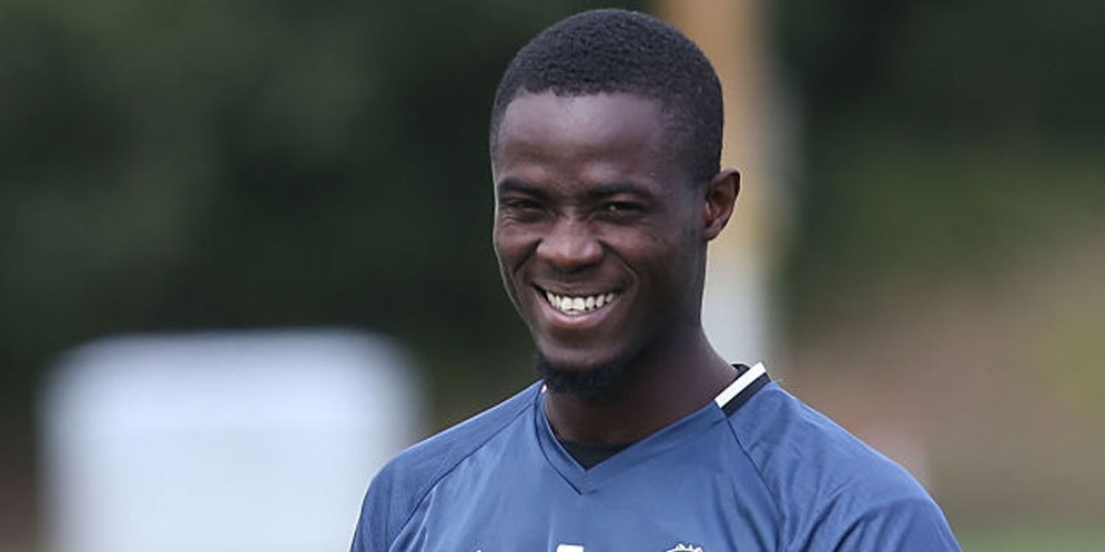 Bailly Girang Dapat Pujian dari Nemanja Vidic Bailly Girang Dapat Pujian dari Nemanja Vidic