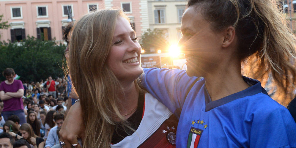 Galeri Foto Suporter: Jerman vs Italia (1-1, Penalti 6-5) Galeri Foto Suporter: Jerman vs Italia (1-1, Penalti 6-5)