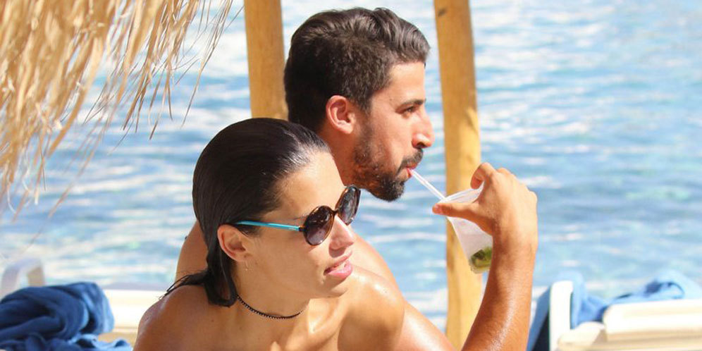 Khedira Pacari Supermodel Hot Adriana Lima? Khedira Pacari Supermodel Hot Adriana Lima?