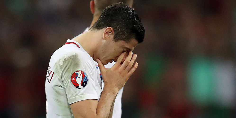 Sedihnya Lewandowski Usai Disingkirkan Portugal Sedihnya Lewandowski Usai Disingkirkan Portugal