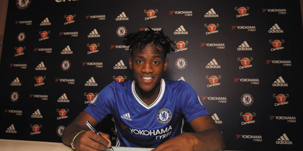 Batshuayi Girang dengan Debutnya di Chelsea Batshuayi Girang dengan Debutnya di Chelsea