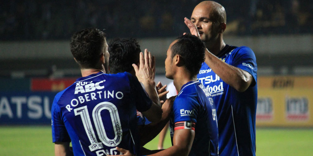Persib dan Persegres Sama-sama Pincang Persib dan Persegres Sama-sama Pincang