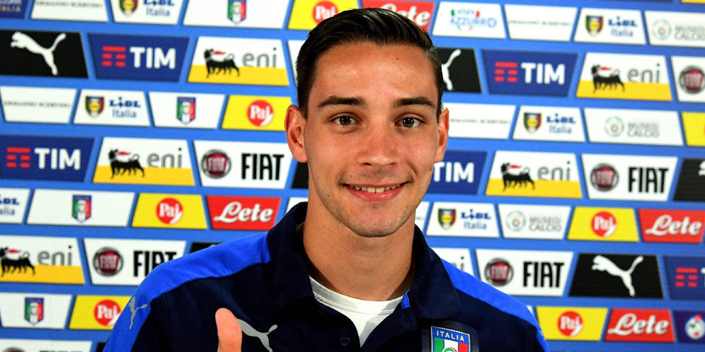 De Sciglio: Italia Sangat Fisik Karena Tak Punya Pemain Bintang De Sciglio: Italia Sangat Fisik Karena Tak Punya Pemain Bintang
