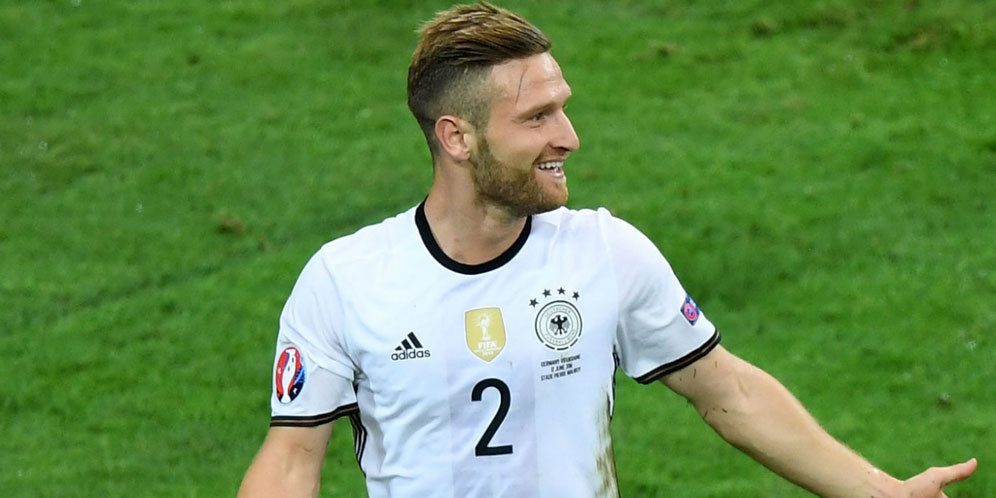 Agen: Tak Ada Kesepakatan Soal Mustafi Agen: Tak Ada Kesepakatan Soal Mustafi