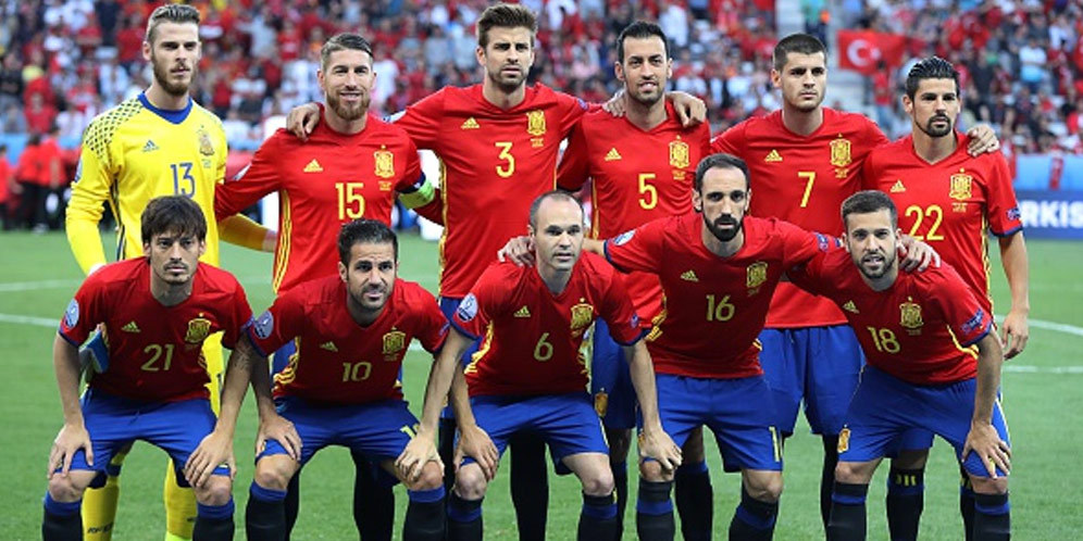 Akurasi Operan Spanyol Tak Tertandingi Akurasi Operan Spanyol Tak Tertandingi