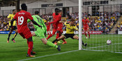 Henderson Puas Liverpool Bantai Burton Henderson Puas Liverpool Bantai Burton