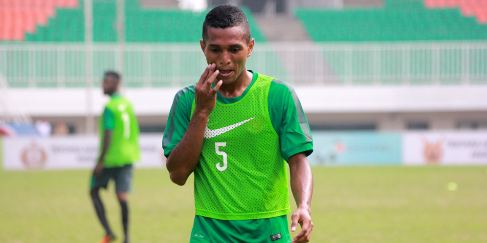 Video Aksi Emosional dan Kartu Merah Abduh Lestaluhu