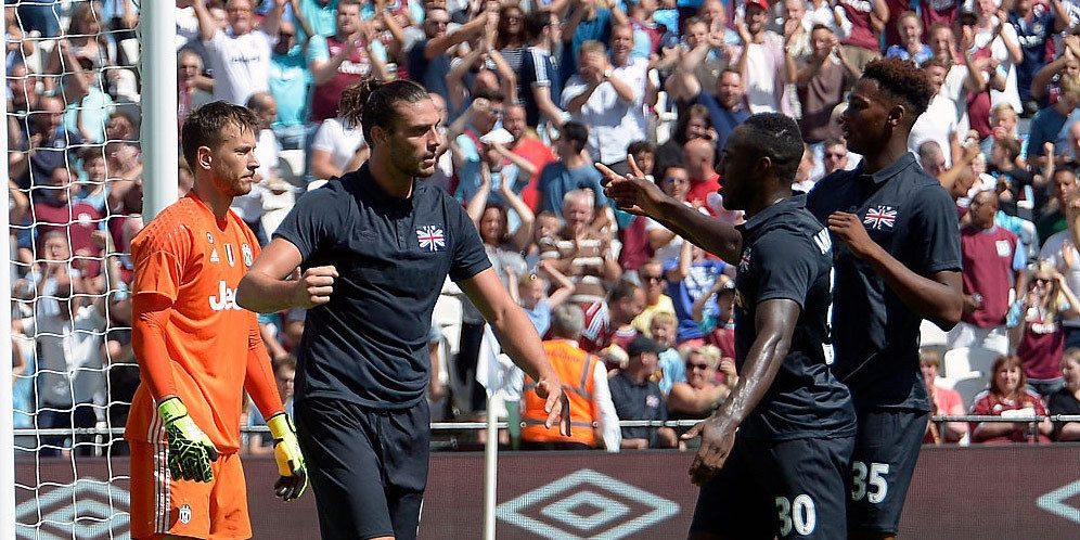 Bahagianya Andy Carroll Dua Kali Bobol Gawang Juventus Bahagianya Andy Carroll Dua Kali Bobol Gawang Juventus
