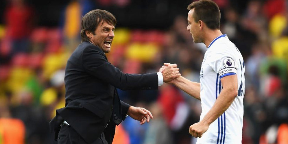 Meledak-ledak di Pinggir Lapangan Adalah Normal Bagi Conte Meledak-ledak di Pinggir Lapangan Adalah Normal Bagi Conte