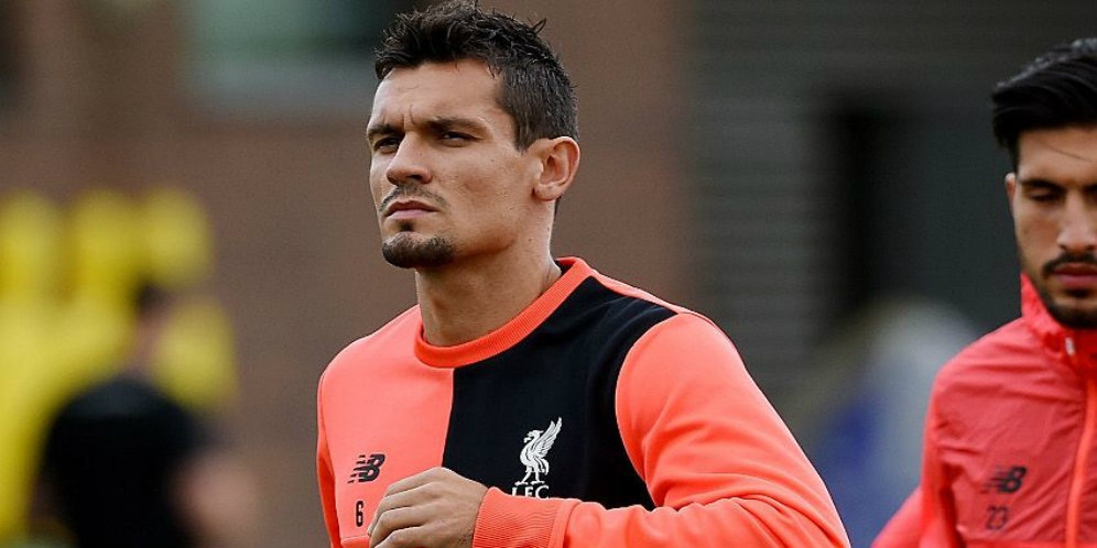 Carragher: Lovren Sekarang Seperti Pemain 20 Juta Pounds Carragher: Lovren Sekarang Seperti Pemain 20 Juta Pounds