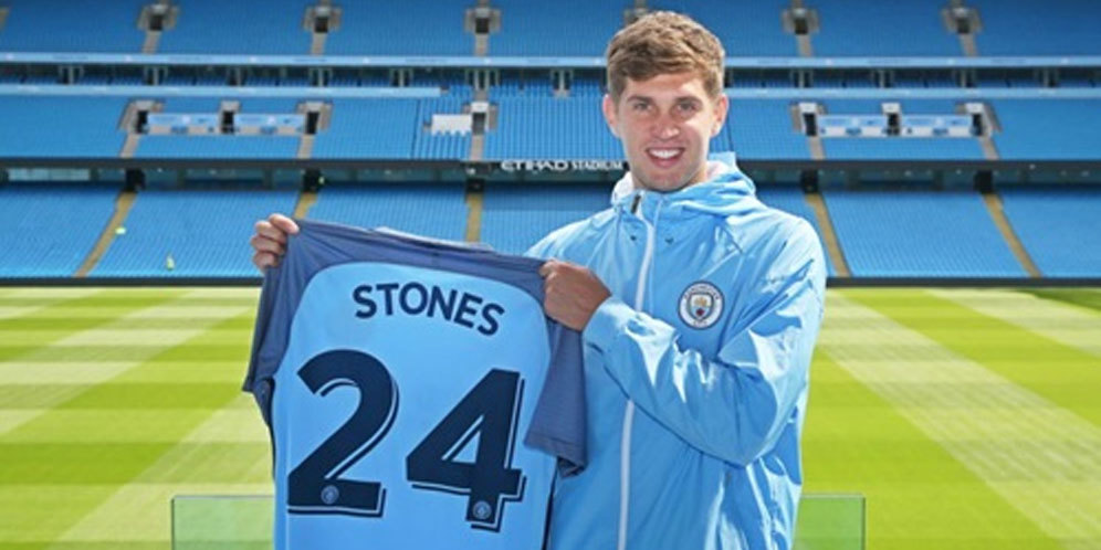 Stones: Guardiola Manajer Terbaik Dunia Stones: Guardiola Manajer Terbaik Dunia