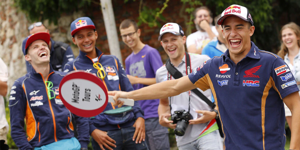 Aksi Marc Marquez Jadi Pemandu Wisata di Austria Aksi Marc Marquez Jadi Pemandu Wisata di Austria