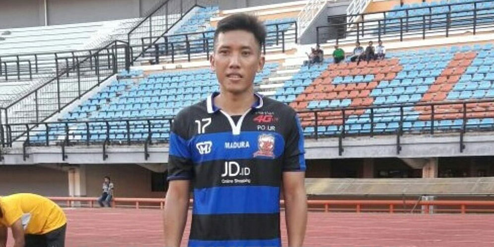 Pelatih Arema Cronus Nilai Positif Peminjaman Bustomi Pelatih Arema Cronus Nilai Positif Peminjaman Bustomi