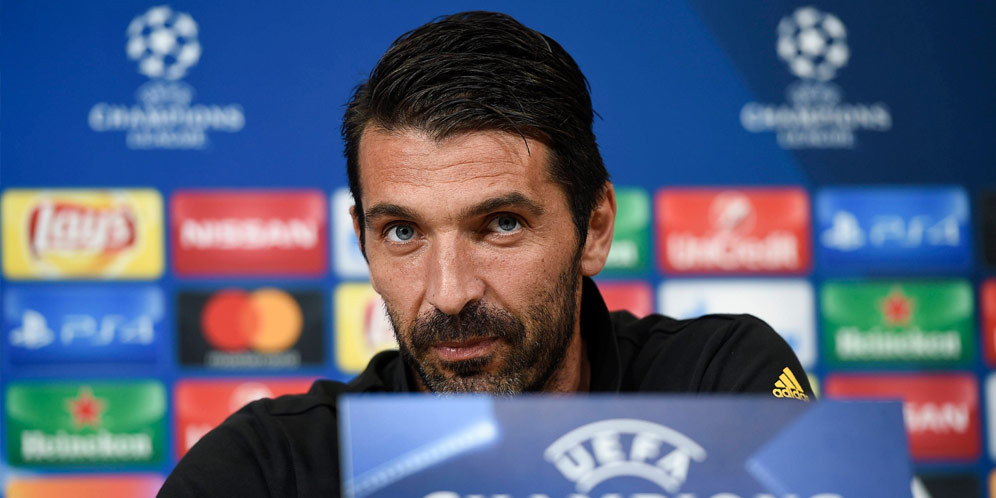Buffon Ingatkan Juventus: Tetap Membumi! Buffon Ingatkan Juventus: Tetap Membumi!