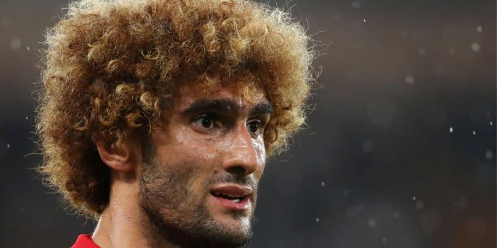 Savage: Fellaini Tak Layak Dampingi Pogba Savage: Fellaini Tak Layak Dampingi Pogba