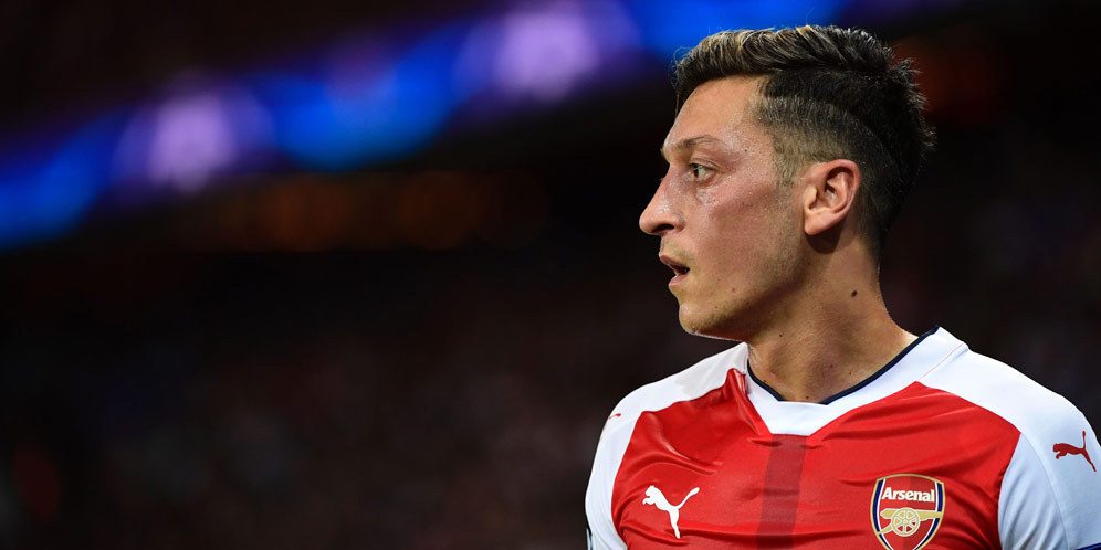 Ozil Minta Suporter Tak 'Lebay' Kritik Wenger Ozil Minta Suporter Tak 'Lebay' Kritik Wenger