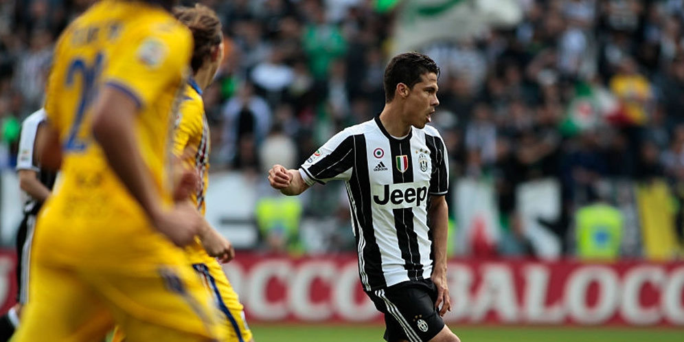 Hernanes Tak Terganggu Kritik Dari Fans Juventus Hernanes Tak Terganggu Kritik Dari Fans Juventus