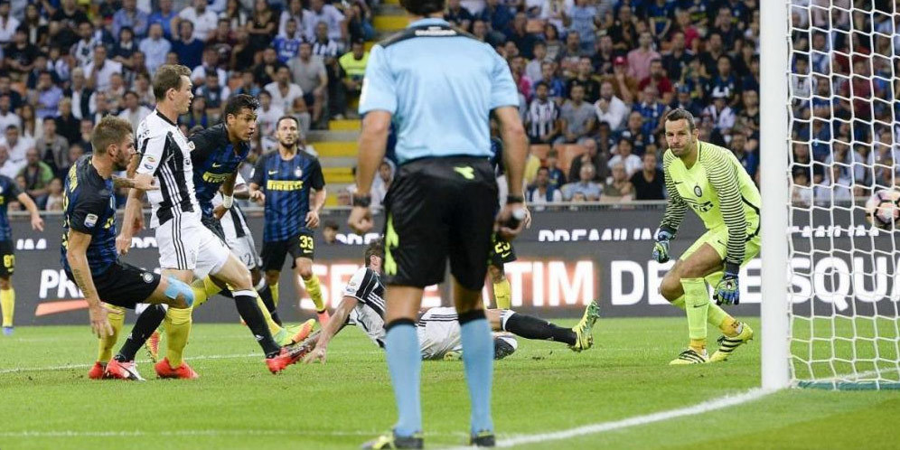 Lichtsteiner: Juventus Akan Belajar Dari Kekalahan Lawan Inter Lichtsteiner: Juventus Akan Belajar Dari Kekalahan Lawan Inter