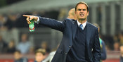 Kemenangan Atas Torino Belum Amankan Posisi Frank de Boer
