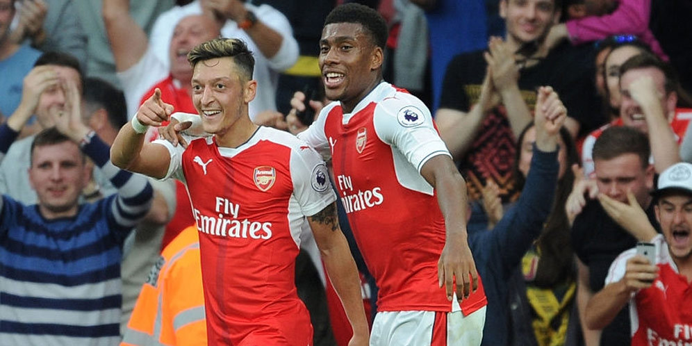Sang Legenda Minta Wenger Cadangkan Ozil dan Mainkan Iwobi Sang Legenda Minta Wenger Cadangkan Ozil dan Mainkan Iwobi