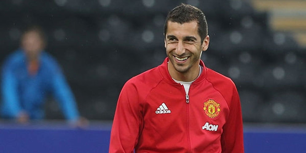 Carragher: Mkhitaryan Ungguli Ozil dan Silva Carragher: Mkhitaryan Ungguli Ozil dan Silva