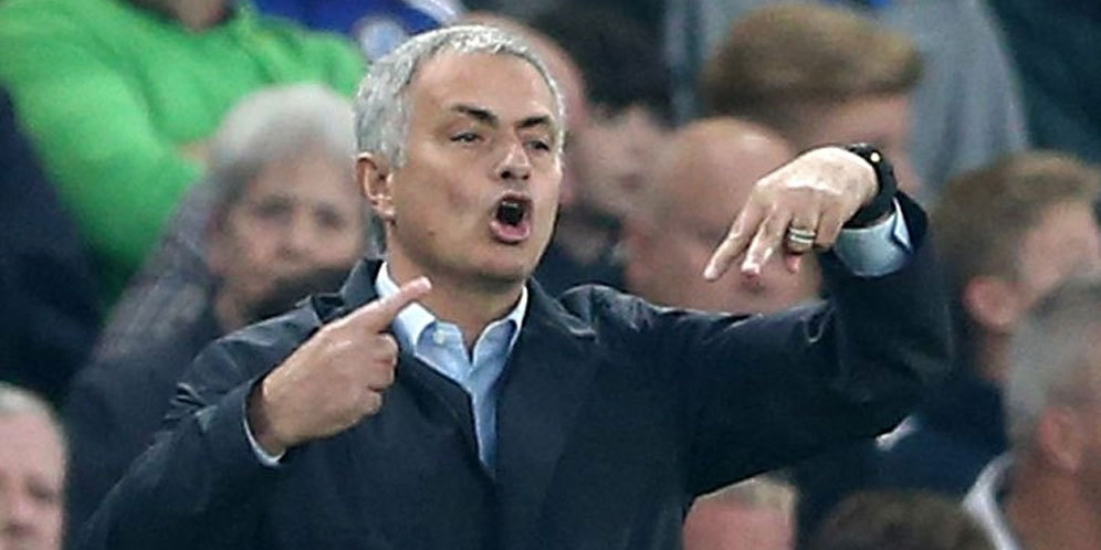 Ferdinand: Mourinho Harus 'Bersihkan' United Ferdinand: Mourinho Harus 'Bersihkan' United