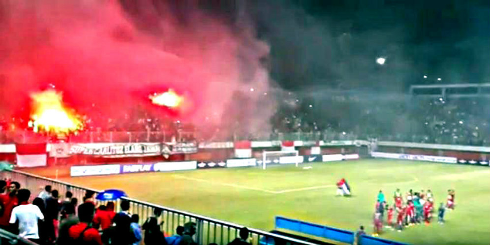 Video: Bendera Palestina Kembali Berkibar di Laga Timnas Indonesia Video: Bendera Palestina Kembali Berkibar di Laga Timnas Indonesia