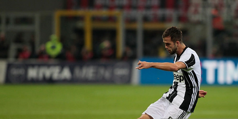 Pjanic Mengaku Belum Bisa Berikan yang Terbaik untuk Juve Pjanic Mengaku Belum Bisa Berikan yang Terbaik untuk Juve