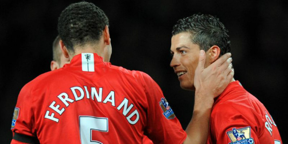 Ferdinand Pamer Latihan Ala Beruang, Ronaldo: Apaan Tuh? Ferdinand Pamer Latihan Ala Beruang, Ronaldo: Apaan Tuh?
